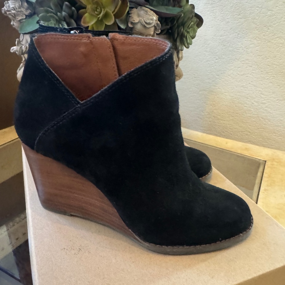 Lucky Brand Yakeena Booties size 7.5